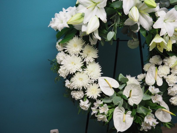 Floristería lorea corona cabeza 2