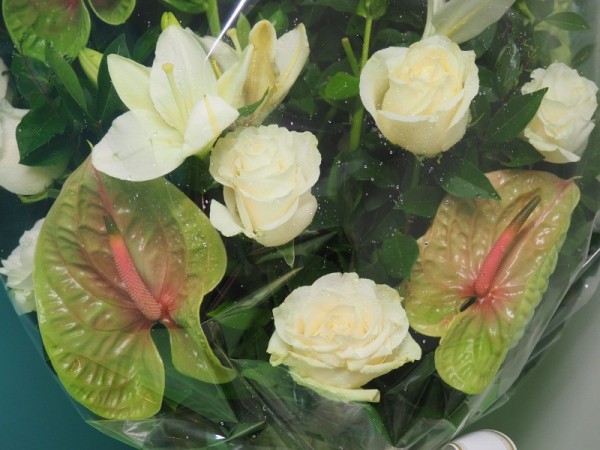 Floristería lorea ramo rosa y anthurium 2