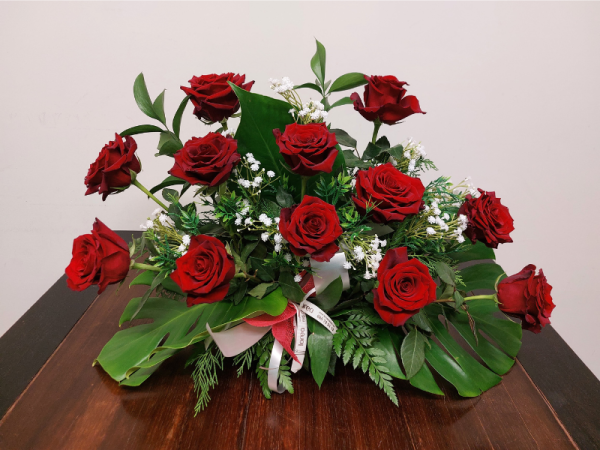 Floristería lorea centro 12 rosas