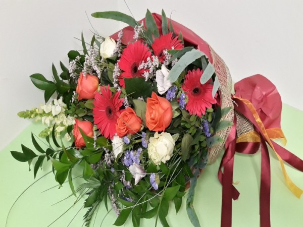 Floristería lorea ramo rojos