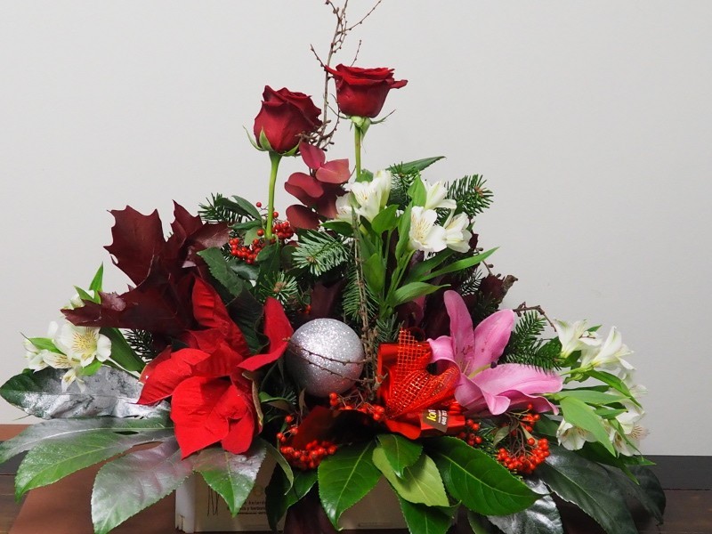floristería lorea caja con flores navidad