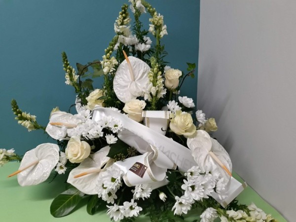 Floristería lorea centro funerario piramidal