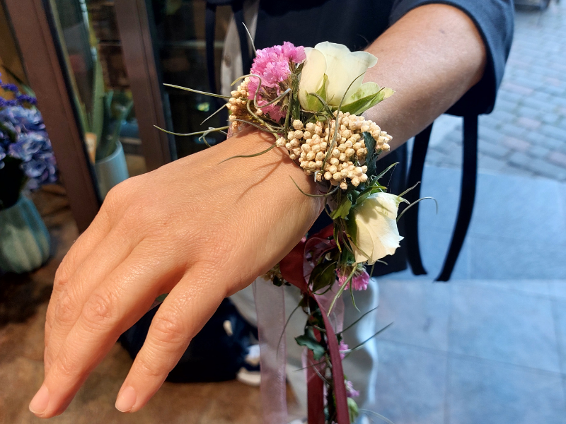 Conjunto de corona y pulsera para eventos