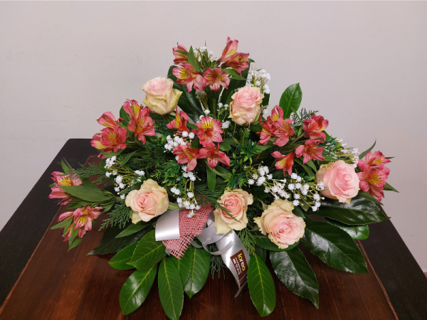 Centro astro y rosas floristería lorea